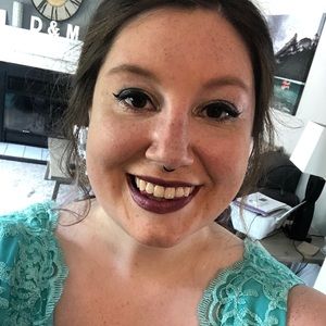 Meet your Posher, Robyn